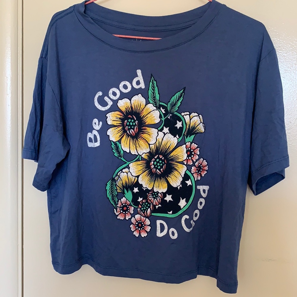 Life Clothing Co. top M